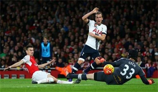 足球在风雨 足球在风雨