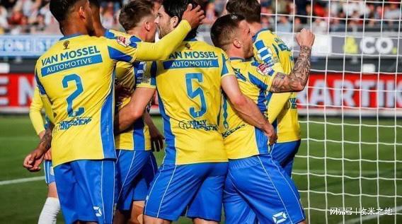 他在當天活 他在當天活