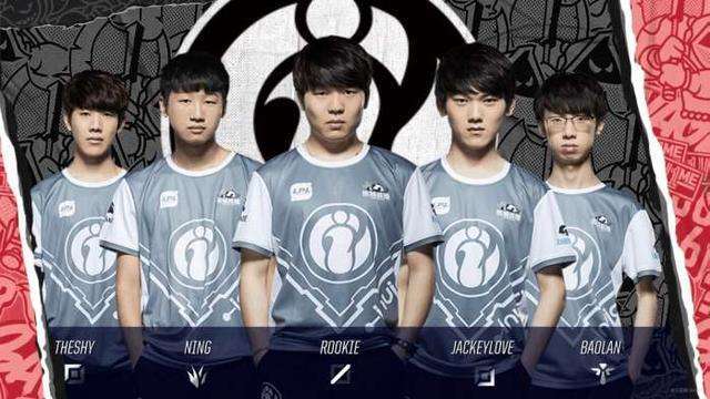 体育德甲：拜仁客场1-5不敌法兰克福 遭联赛首败